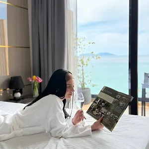 Belvedere & 4*, Wlora Albania